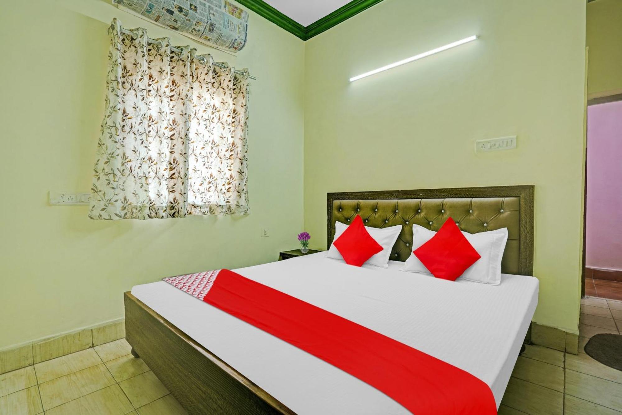 Hotel O B N Palace Rāipur Exteriör bild