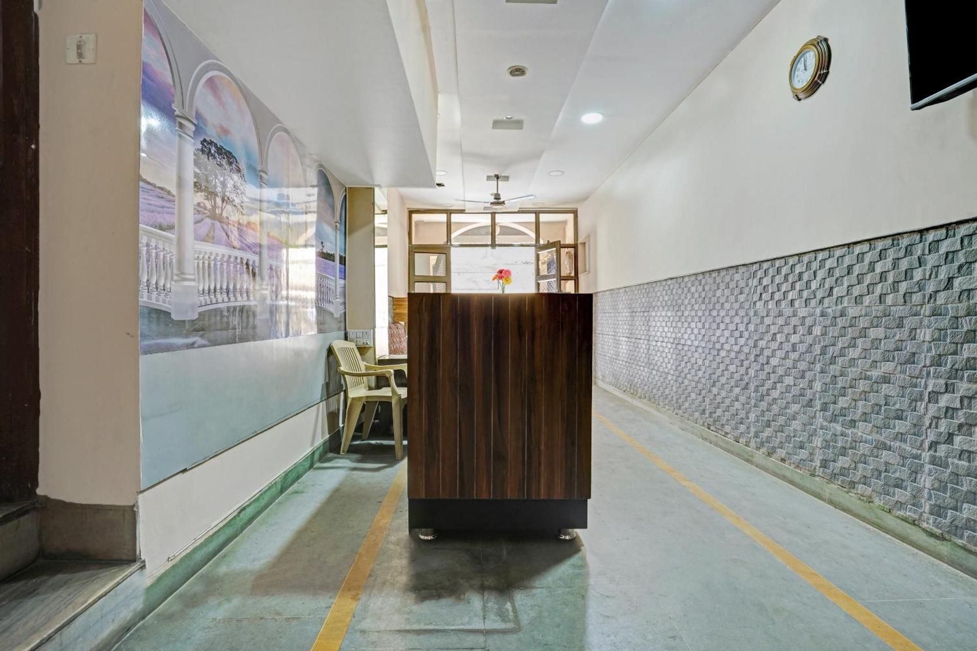 Hotel O B N Palace Rāipur Exteriör bild